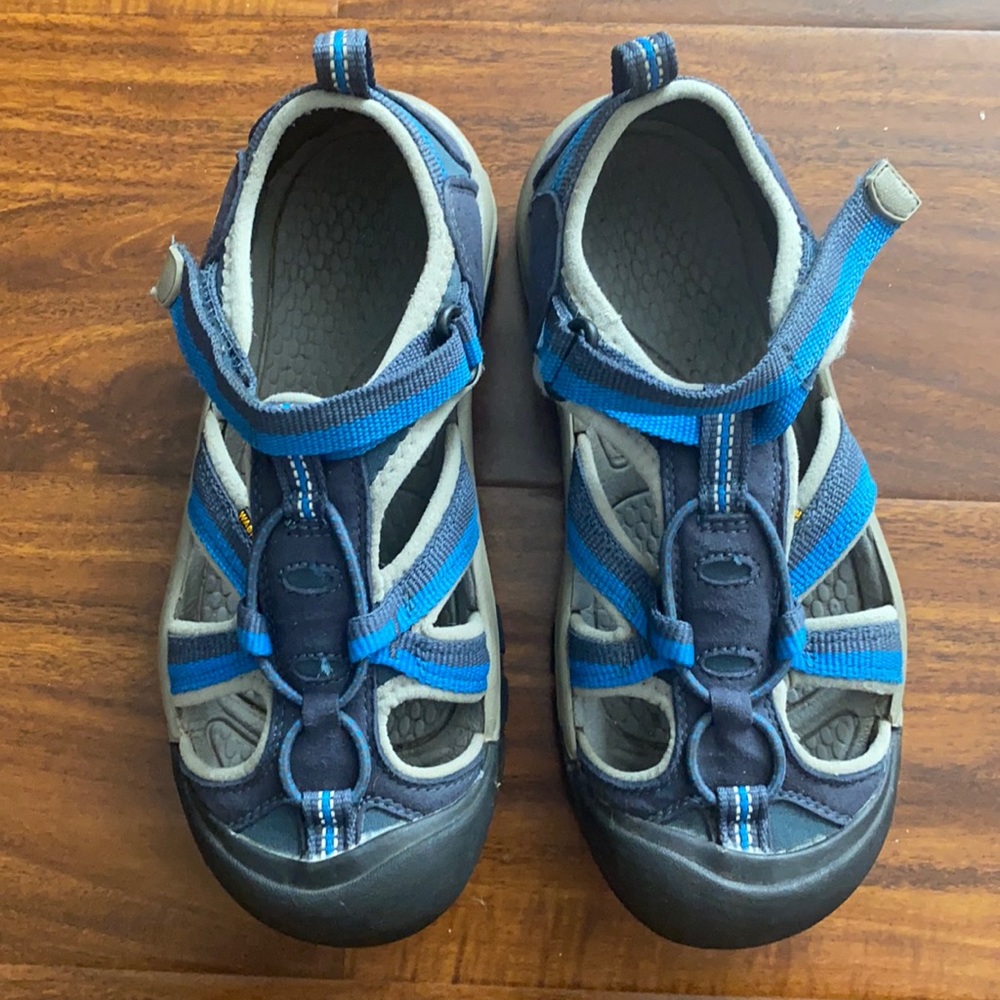 Keen boys sandals